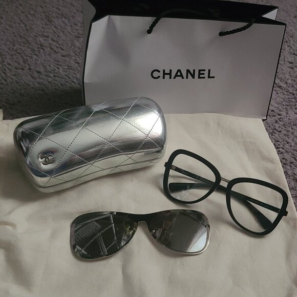 Sunglasses double use. - Picture 1 of 3